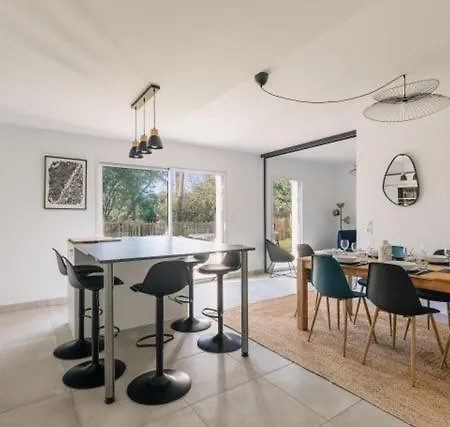 Apartment Avec Jacuzzi Spacieux Et Lumineux Au Coeur De Chiberta